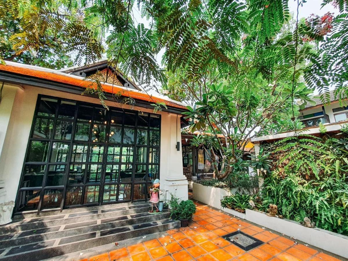 Vijit Nakorn Hotel Sisaket Exterior photo