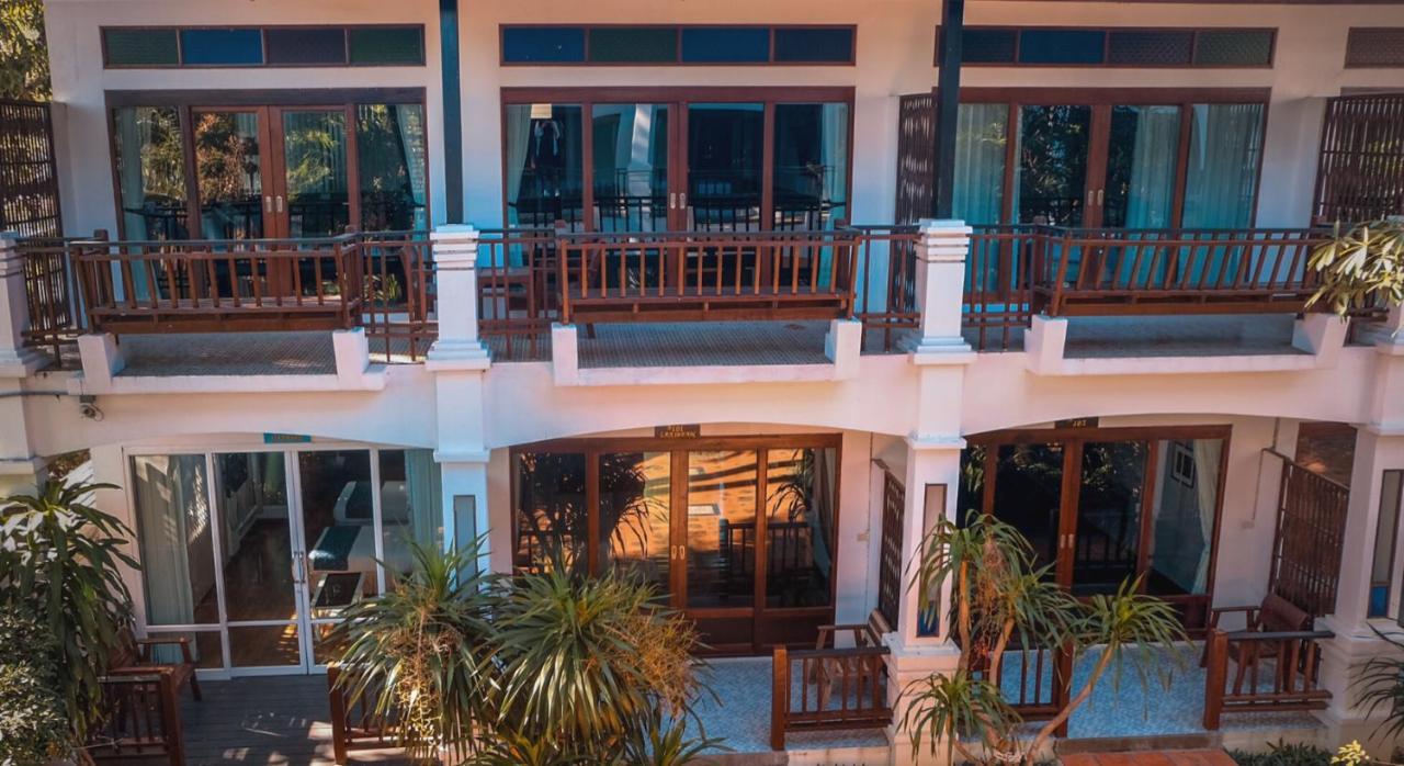 Vijit Nakorn Hotel Sisaket Exterior photo